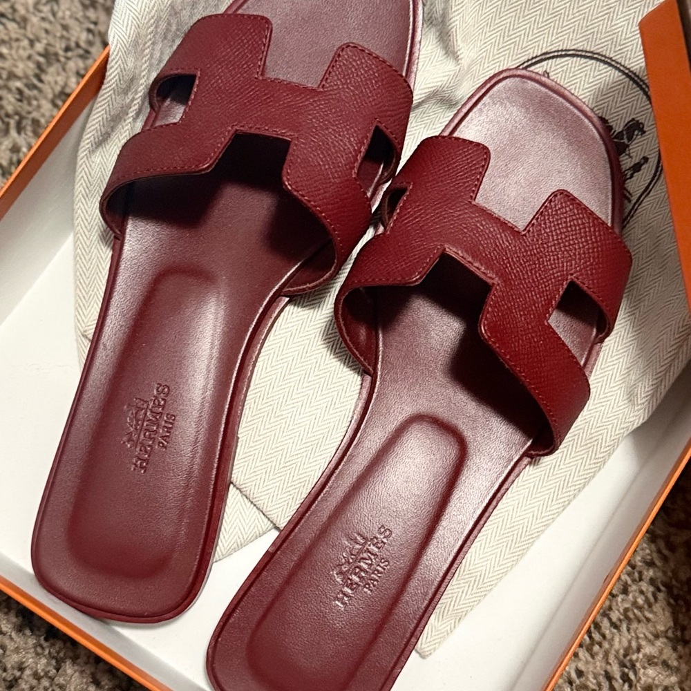 Women's Burgundy Sandals - Picture 3 of 7
